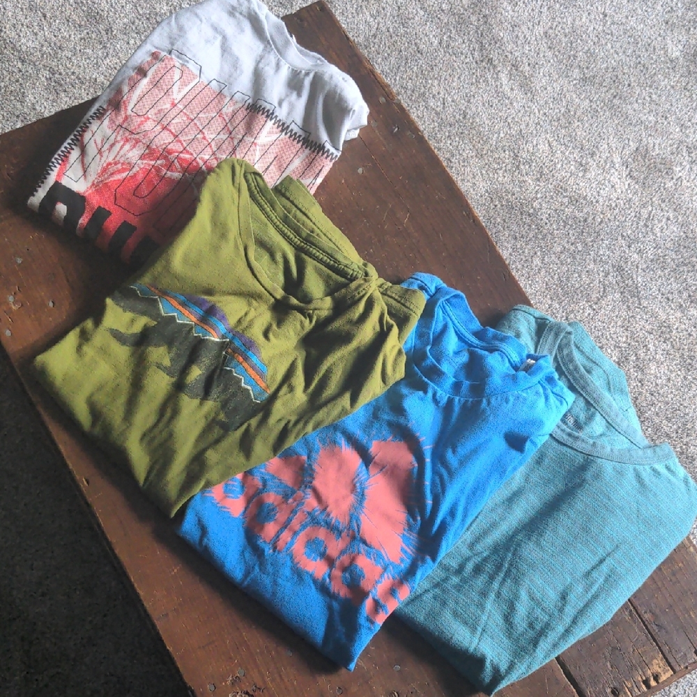 4 Men's M T-Shirt Bundle